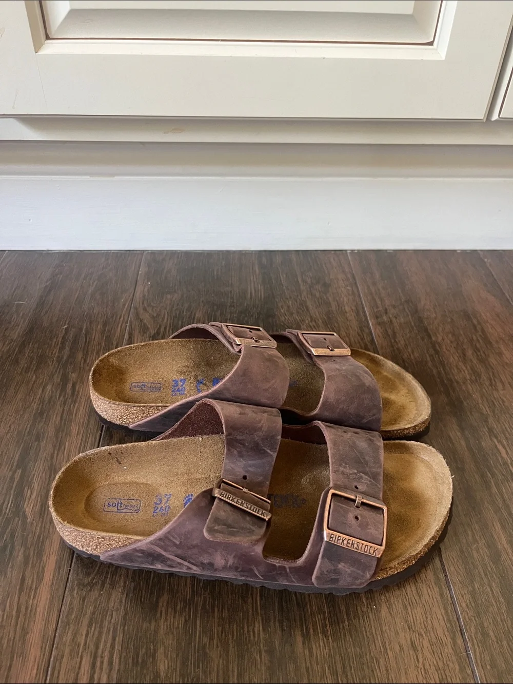 BIRKENSTOCK Arizona Leather Soft Footbed Sandals